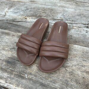 beatrice valenzuela sandalia